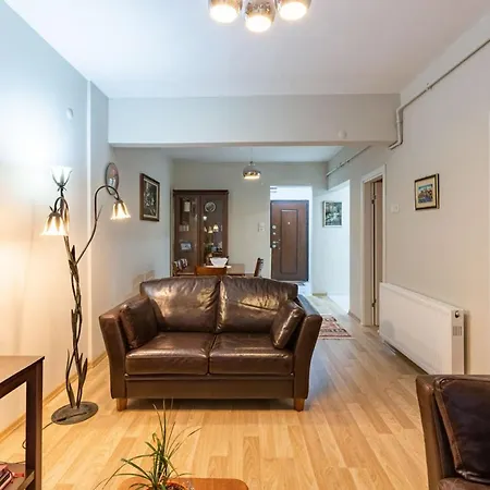 Central Flat Near The Bosphorus Shore In Uskudar