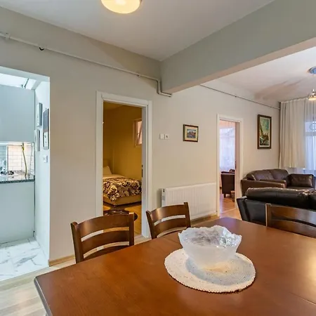 Central Flat Near The Bosphorus Shore In Uskudar * Istanbul