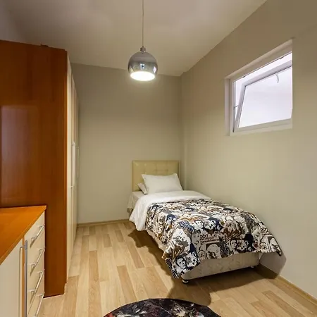 Central Flat Near The Bosphorus Shore In Uskudar Apartment